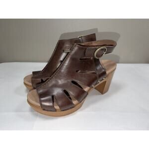 NWOT Dansko Demetra Brown Leather Heels Peep Toe Hook & Loop Sandals US 7 EU 37